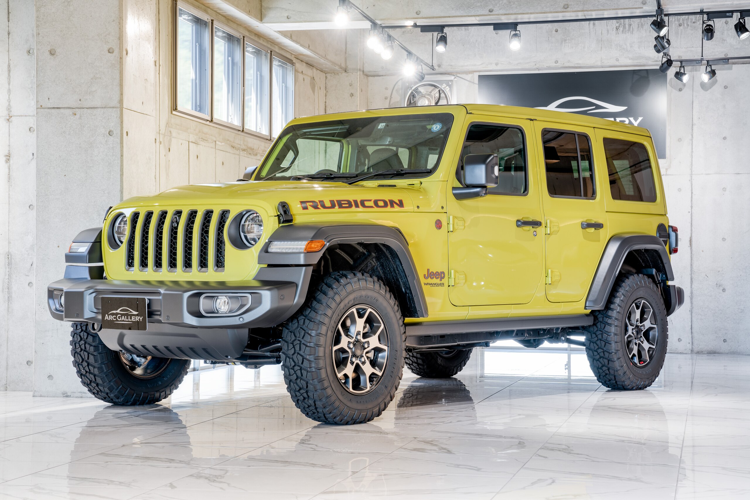 ジープ ラングラー UNLIMITEDルビコン パワートップ 4WDの車両