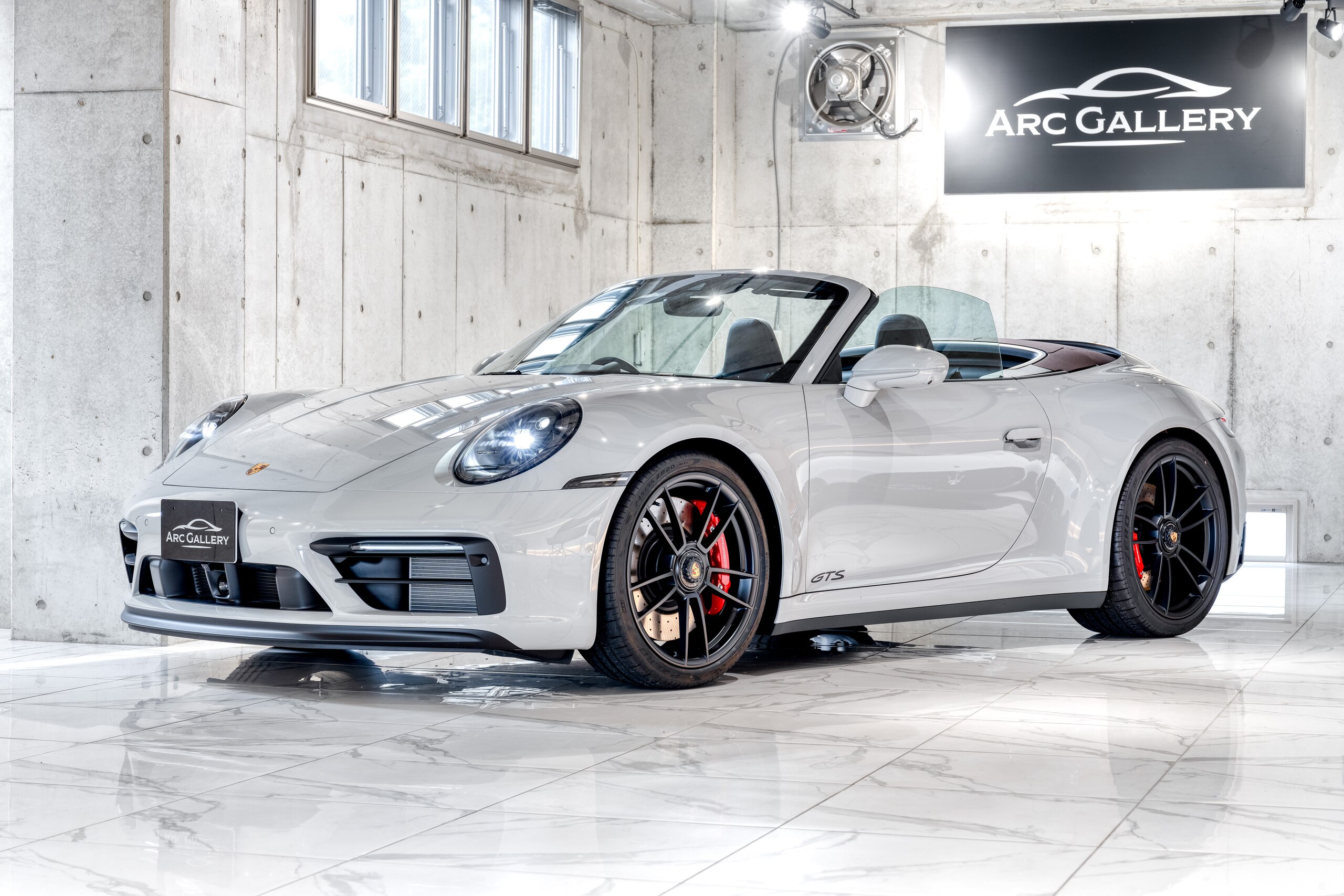 Bburago Burago Porsche 911 Carrera Cabriolet 1994 1/18 Code