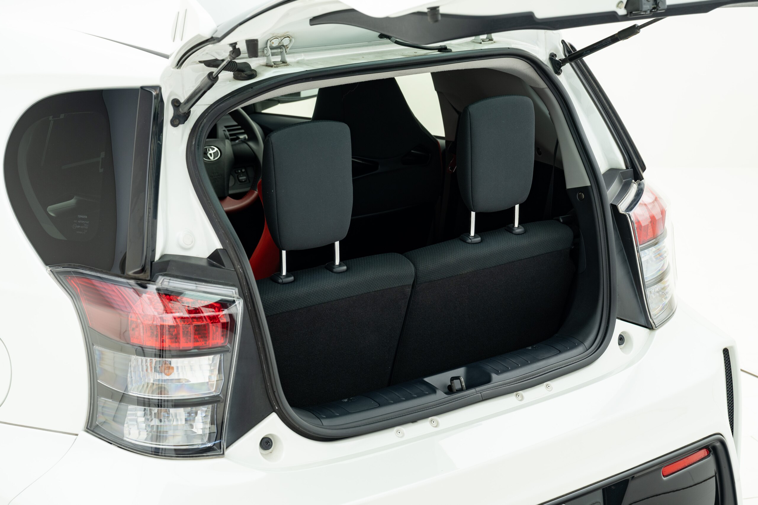 トヨタ iQ 1.3GRMNスーパーチャージャーの車両詳細｜アークギャラリー