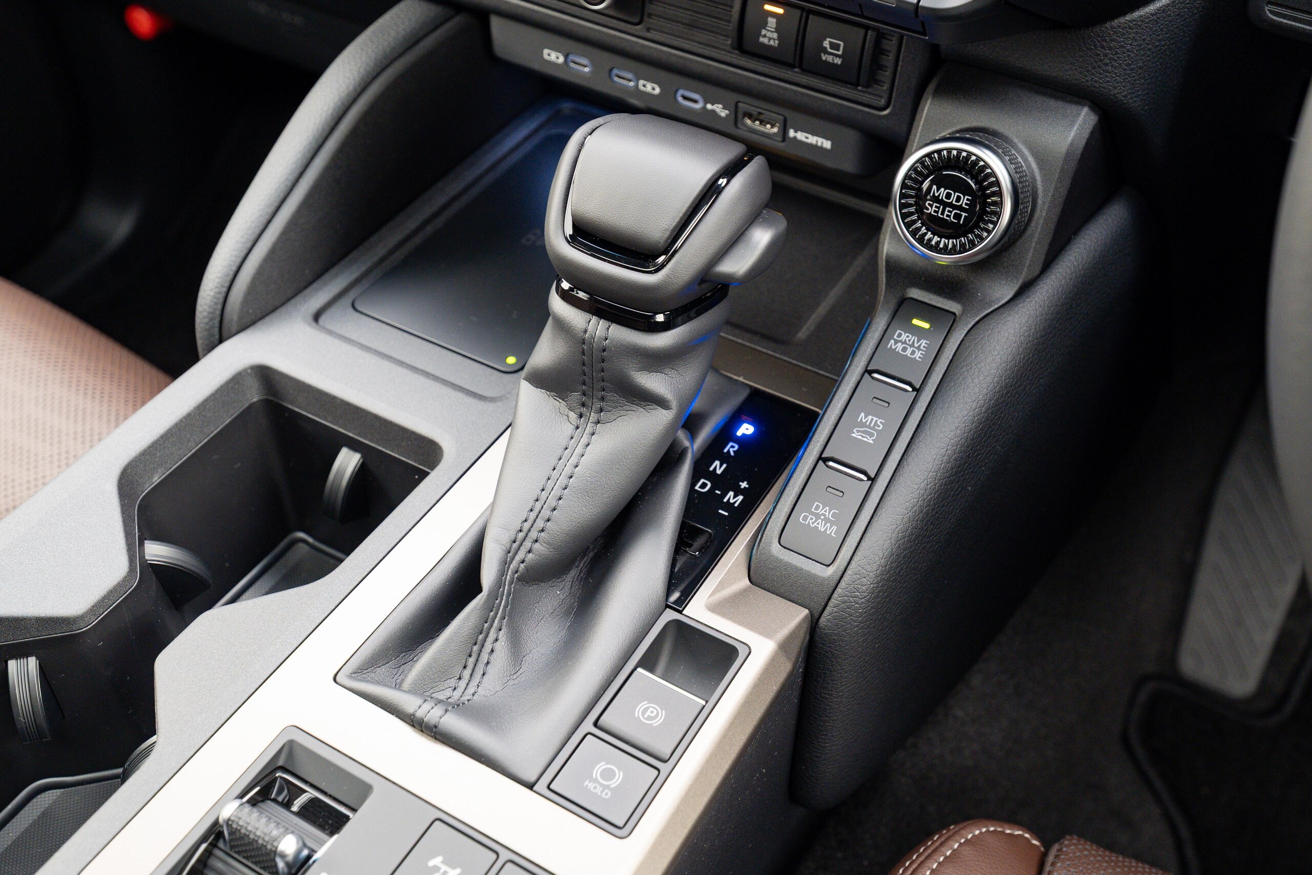 トヨタ ランドクルーザー250 2.8ZXディーゼルターボ 4WDの車両詳細