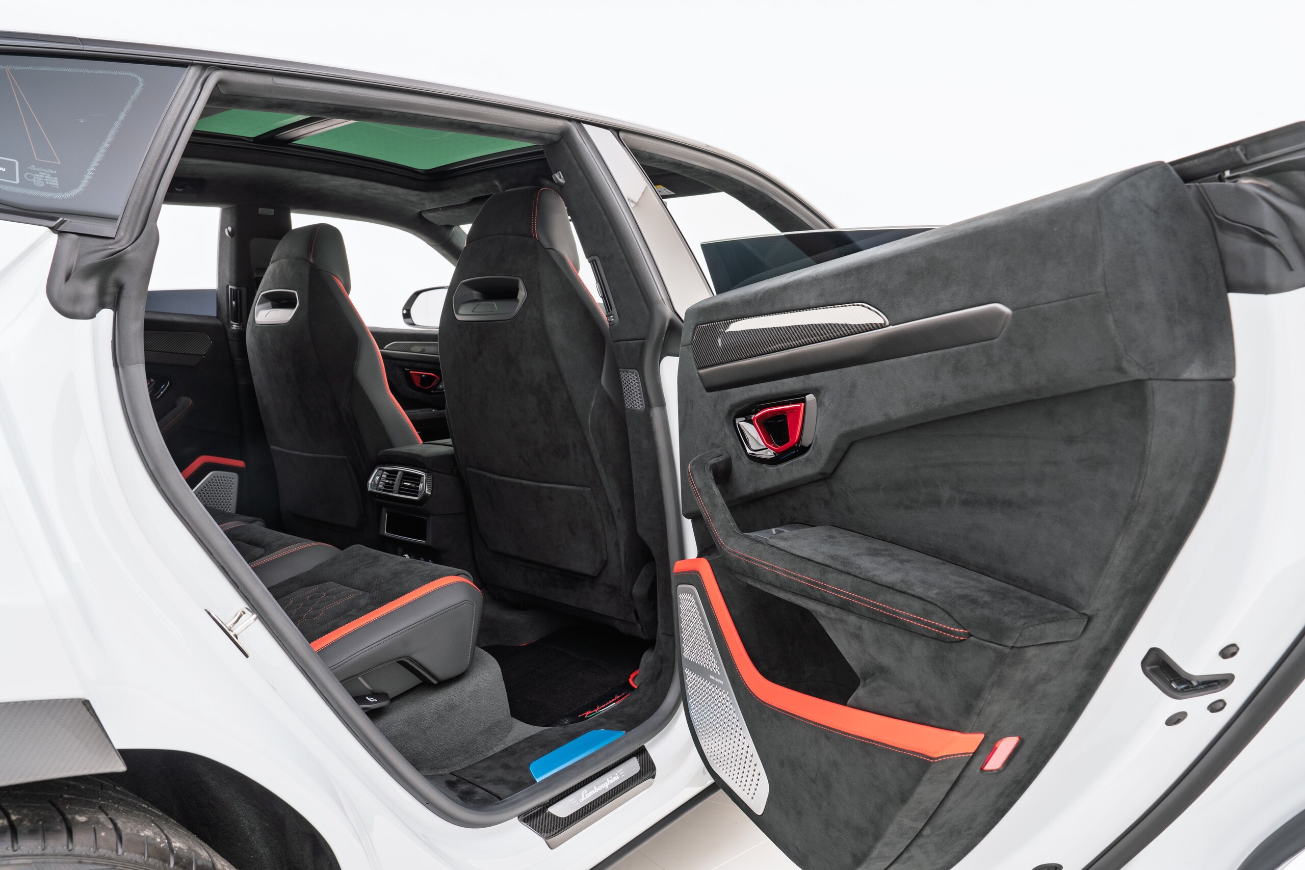 ランボルギーニ ウルス ペルフォルマンテ 4WD 左Hの車両詳細