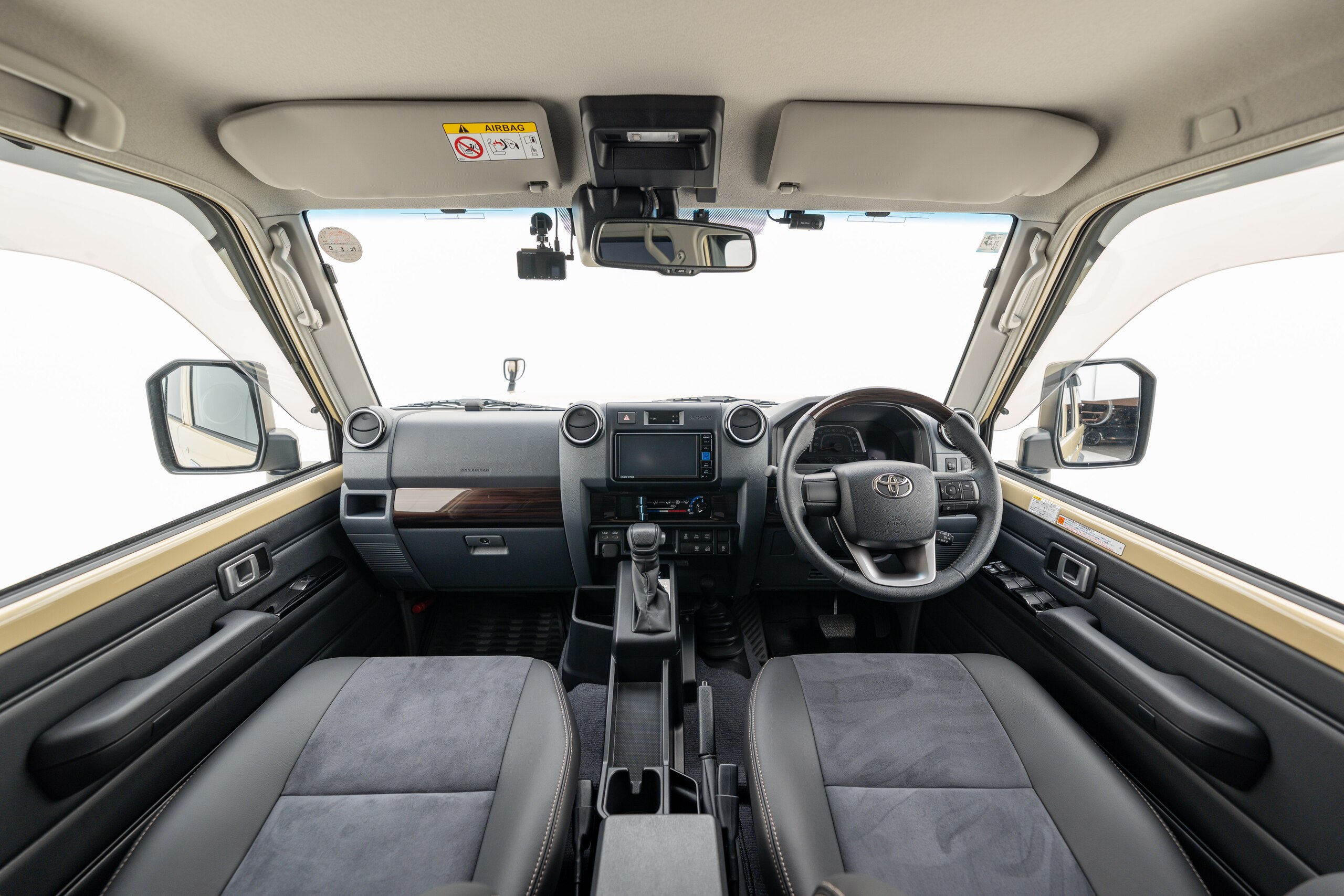 トヨタ ランドクルーザー70 70 5ドア2.8AX ディーゼルターボ 4WDの車両